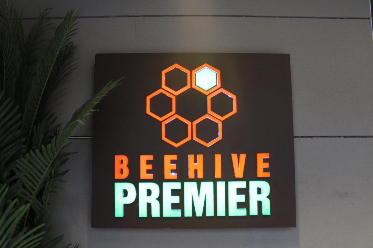 Beehive Premier Hotel Male Exterior photo